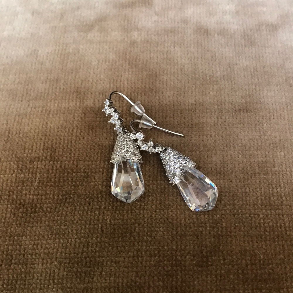👯‍♀️FLASH SALE 👑Kendra Scott Earrings